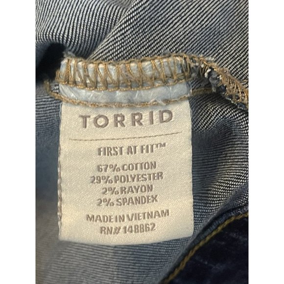 Torrid Blue Denim Jean Jacket Coat Stretch Button Womens Plus‎ size 6X - Picture 7 of 7